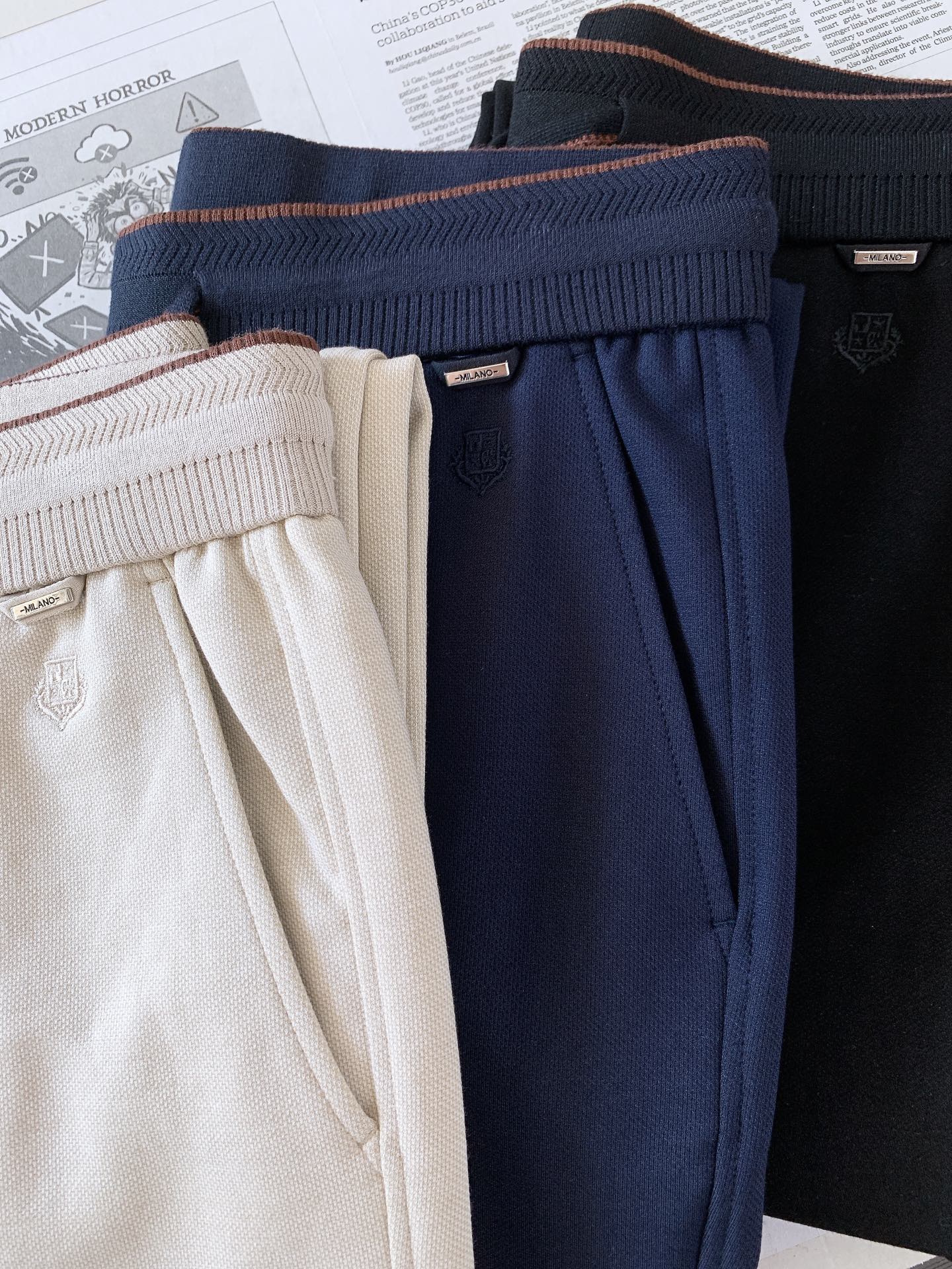 LoroPiana L.P FW早秋新品 Loro piana轻奢休闲直筒长裤👖 把舒适与高级感揉进一条裤子里 高品质针 LoroPiana L.P FW早秋新品 Loro piana轻奢休闲直筒长裤👖 把舒适与高级感揉进一条裤子里 高品质针
