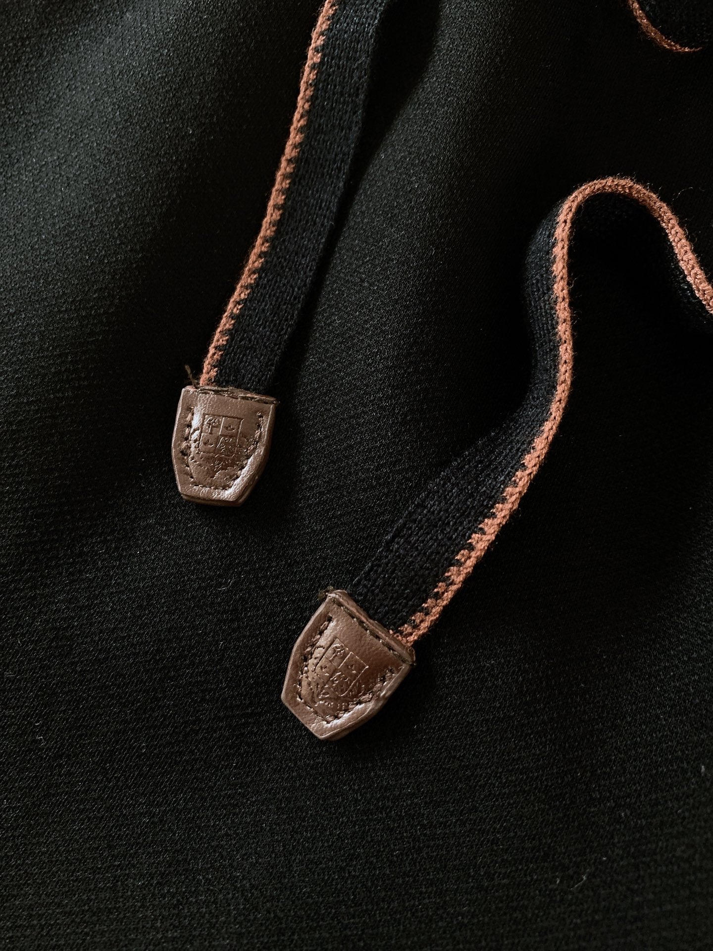 LoroPiana L.P FW早秋新品 Loro piana轻奢休闲直筒长裤👖 把舒适与高级感揉进一条裤子里 高品质针