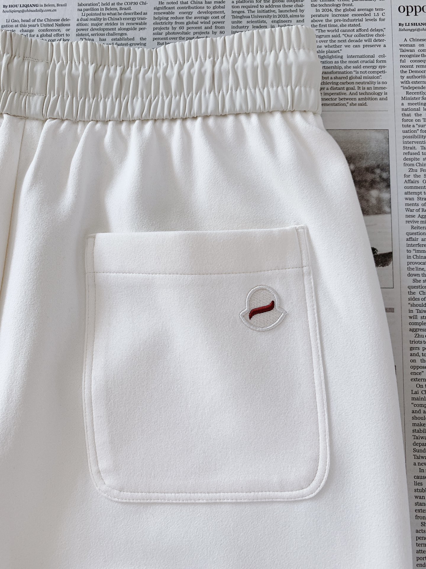 Moncler 蒙口 2026FW早秋新品 休闲直筒裤👖 兼顾舒适度与格调的一条神裤 高垂感针织混纺面料，软糯亲肤，上身