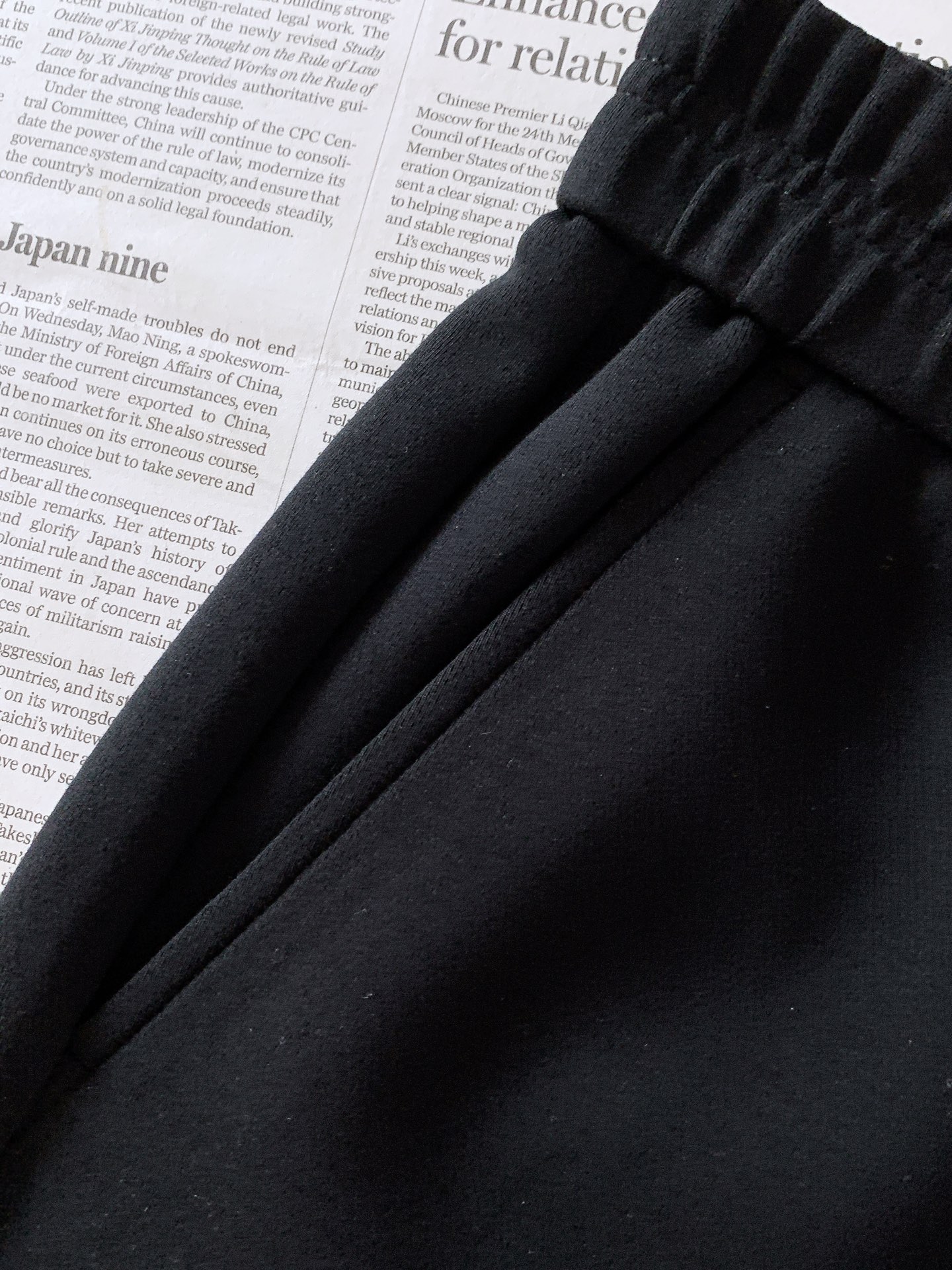 LoroPiana L.P FW早秋新品 Loro piana轻奢直筒休闲裤👖 高克重针织混纺面料，软糯垂顺，上身垂而不
