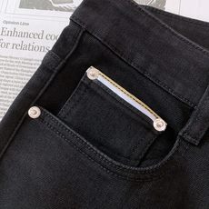 Hugo Boss 2026FW早秋新品 男士黑色牛仔裤👖 经典纯黑牛仔,高级感直接拉满💯 高弹牛仔面料,上身舒适无束缚 Hugo Boss 2026FW早秋新品 男士黑色牛仔裤👖 经典纯黑牛仔,高级感直接拉满💯 高弹牛仔面料,上身舒适无束缚