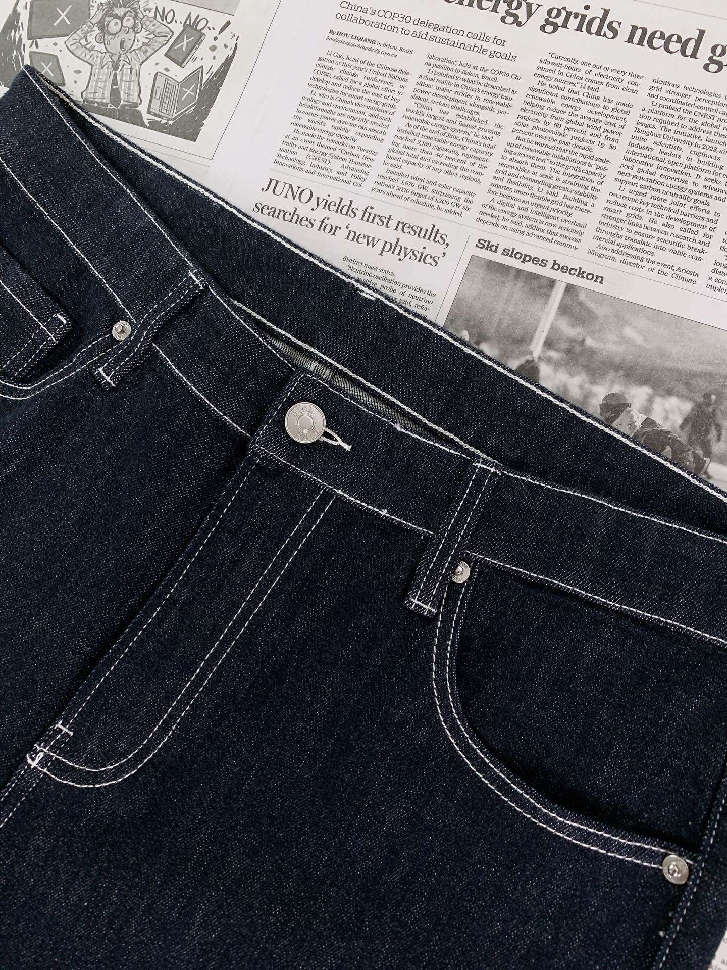 Dior Homme 迪奥·桀傲 2026FW早秋新品 原色直筒牛仔裤👖 重磅原厂丹宁原色面料,深邃藏青原牛色调,棉质面 Dior Homme 迪奥·桀傲 2026FW早秋新品 原色直筒牛仔裤👖 重磅原厂丹宁原色面料,深邃藏青原牛色调,棉质面