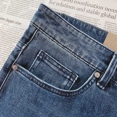 Burberry 巴宝莉 2026FW早秋新品 战马印花牛仔裤👖 复古水洗蓝调牛仔,石洗做旧带出自然落色效果,质感直接拉 Burberry 巴宝莉 2026FW早秋新品 战马印花牛仔裤👖 复古水洗蓝调牛仔,石洗做旧带出自然落色效果,质感直接拉