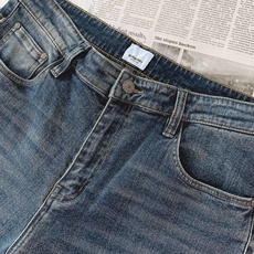 Burberry 巴宝莉 2026FW早秋新品 复古水洗牛仔裤👖 重磅牛仔面料,专属石洗做旧水洗,复古蓝调氛围感直接拉满 Burberry 巴宝莉 2026FW早秋新品 复古水洗牛仔裤👖 重磅牛仔面料,专属石洗做旧水洗,复古蓝调氛围感直接拉满