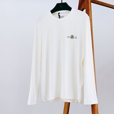 Moncler 蒙口 2026FW早秋新品 经典长袖打底长袖T恤 永不过时的轻奢基础款,一件解锁N种穿搭方式。 优质长绒 Moncler 蒙口 2026FW早秋新品 经典长袖打底长袖T恤 永不过时的轻奢基础款,一件解锁N种穿搭方式。 优质长绒