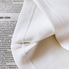 Prada 普拉达 2026FW早秋新品 经典长袖打底长袖T恤 永不过时的轻奢基础款,一件解锁N种穿搭方式。 优质长绒棉 Prada 普拉达 2026FW早秋新品 经典长袖打底长袖T恤 永不过时的轻奢基础款,一件解锁N种穿搭方式。 优质长绒棉