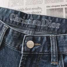 Dior Homme 迪奥·桀傲 2026FW早秋新品 复古水洗直筒牛仔裤|低调的轻奢质感 高级复古水洗丹宁,柔和深蓝色 Dior Homme 迪奥·桀傲 2026FW早秋新品 复古水洗直筒牛仔裤|低调的轻奢质感 高级复古水洗丹宁,柔和深蓝色