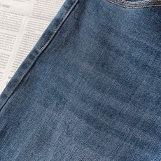 Loewe 罗意威 2026FW早秋新品 水洗直筒牛仔裤👖 永不过时的经典丹宁,复古水洗蓝色调,氛围感拉满。 利落直筒剪 Loewe 罗意威 2026FW早秋新品 水洗直筒牛仔裤👖 永不过时的经典丹宁,复古水洗蓝色调,氛围感拉满。 利落直筒剪