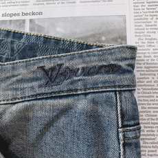 LouisVuitton 路易威登 2026FW早秋新品 复古水洗牛仔裤👖 重磅牛仔面料经过重工水洗打磨 柔和复古蓝调, LouisVuitton 路易威登 2026FW早秋新品 复古水洗牛仔裤👖 重磅牛仔面料经过重工水洗打磨 柔和复古蓝调,