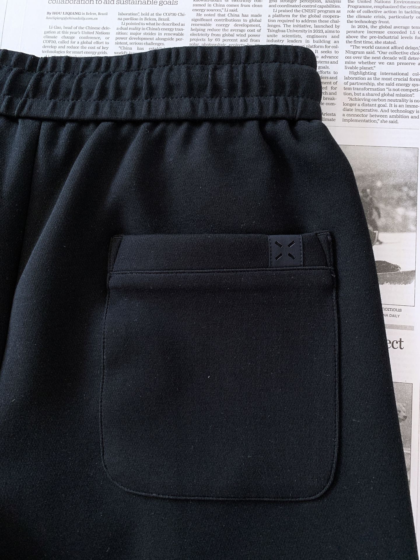 Maison Margiela MM6 马丁马吉拉 2026FW早秋新品 弯刀休闲卫裤👖 松弛感穿搭的天花板 高垂感针织