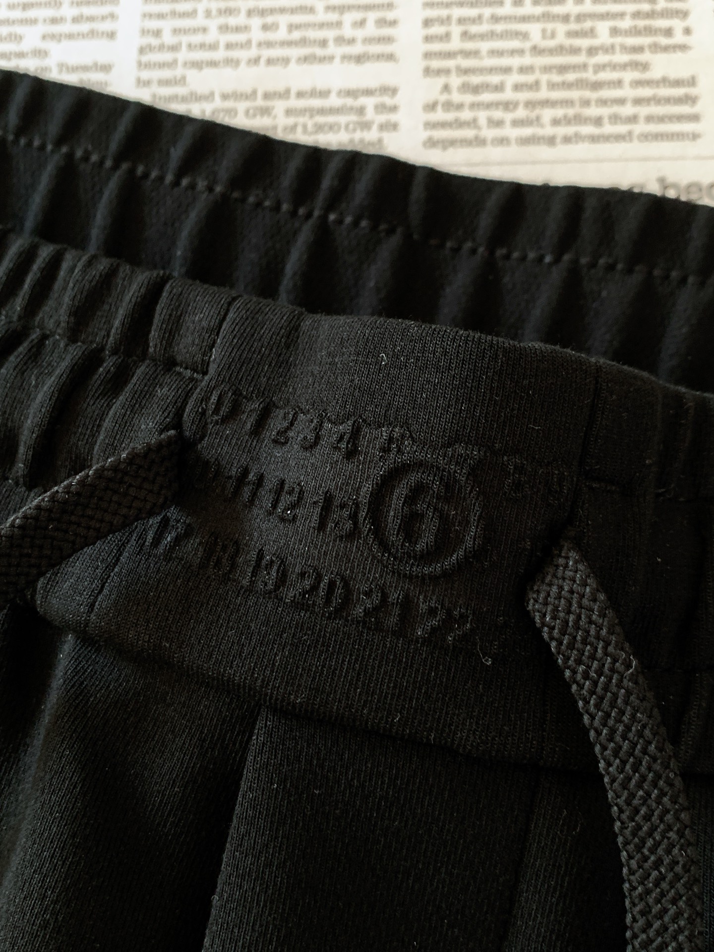 Maison Margiela MM6 马丁马吉拉 2026FW早秋新品 弯刀休闲卫裤👖 松弛感穿搭的天花板 高垂感针织