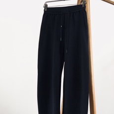 Maison Margiela MM6 马丁马吉拉 2026FW早秋新品 弯刀休闲卫裤👖 松弛感穿搭的天花板 高垂感针织 Maison Margiela MM6 马丁马吉拉 2026FW早秋新品 弯刀休闲卫裤👖 松弛感穿搭的天花板 高垂感针织