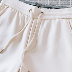 Dior Homme 迪奥·桀傲 2026FW早秋新品 经典蜜蜂🐝刺绣直筒休闲裤 高品质垂感针织面料,软糯亲肤,垂而不塌 Dior Homme 迪奥·桀傲 2026FW早秋新品 经典蜜蜂🐝刺绣直筒休闲裤 高品质垂感针织面料,软糯亲肤,垂而不塌