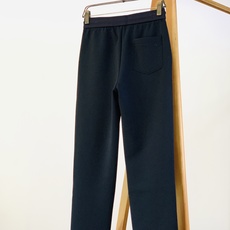 Dior Homme 迪奥·桀傲 2026FW早秋新品 经典蜜蜂🐝刺绣直筒休闲裤 高品质垂感针织面料,软糯亲肤,垂而不塌 Dior Homme 迪奥·桀傲 2026FW早秋新品 经典蜜蜂🐝刺绣直筒休闲裤 高品质垂感针织面料,软糯亲肤,垂而不塌