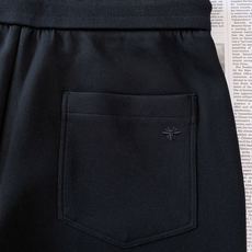 Dior Homme 迪奥·桀傲 2026FW早秋新品 经典蜜蜂🐝刺绣直筒休闲裤 高品质垂感针织面料,软糯亲肤,垂而不塌 Dior Homme 迪奥·桀傲 2026FW早秋新品 经典蜜蜂🐝刺绣直筒休闲裤 高品质垂感针织面料,软糯亲肤,垂而不塌