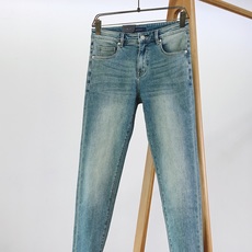 LouisVuitton 路易威登 2026FW早秋新品 复古水洗老花牛仔裤👖 高级水洗做旧牛仔蓝,把复古氛围感直接拉满 LouisVuitton 路易威登 2026FW早秋新品 复古水洗老花牛仔裤👖 高级水洗做旧牛仔蓝,把复古氛围感直接拉满