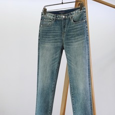 LouisVuitton 路易威登 2026FW早秋新品 复古老花牛仔裤👖 重磅水洗牛仔料子,复古做旧蓝调高级耐看 腰间 LouisVuitton 路易威登 2026FW早秋新品 复古老花牛仔裤👖 重磅水洗牛仔料子,复古做旧蓝调高级耐看 腰间