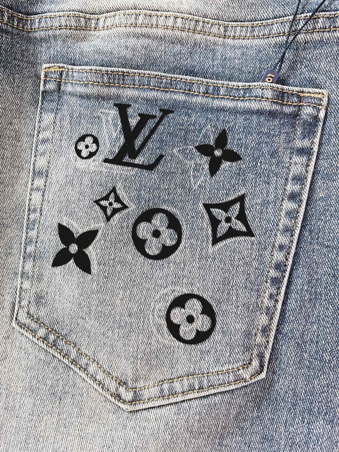 LouisVuitton 路易威登 2026FW早秋新品 老花印花牛仔裤👖 复古渐变水洗蓝，质感高级耐看。甄选重磅牛仔面