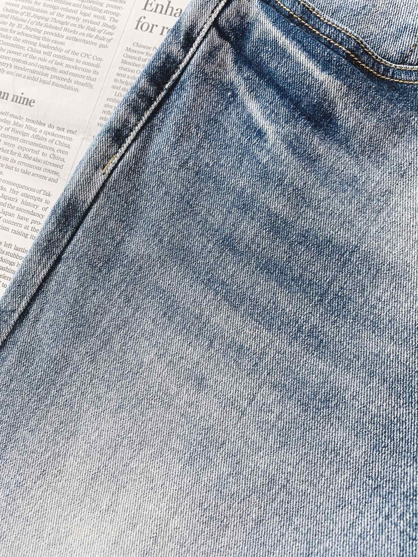 LouisVuitton 路易威登 2026FW早秋新品 老花印花牛仔裤👖 复古渐变水洗蓝，质感高级耐看。甄选重磅牛仔面