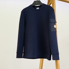 Moncler 蒙口 2026FW早秋新品 休闲圆领卫衣 永不过时的轻奢休闲单品 高克重空气层面料,上身软糯顺滑 锁温透 Moncler 蒙口 2026FW早秋新品 休闲圆领卫衣 永不过时的轻奢休闲单品 高克重空气层面料,上身软糯顺滑 锁温透