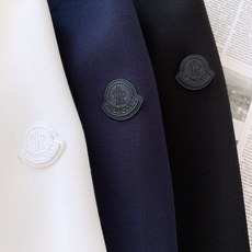 Moncler 蒙口 2026FW早秋新品 纯色太空棉连帽卫衣 高级永不过时的基础款,低调奢感拿捏。 高克重空气层面料, Moncler 蒙口 2026FW早秋新品 纯色太空棉连帽卫衣 高级永不过时的基础款,低调奢感拿捏。 高克重空气层面料,