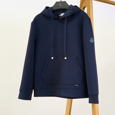 Moncler 蒙口 2026FW早秋新品 纯色太空棉连帽卫衣 高级永不过时的基础款,低调奢感拿捏。 高克重空气层面料, Moncler 蒙口 2026FW早秋新品 纯色太空棉连帽卫衣 高级永不过时的基础款,低调奢感拿捏。 高克重空气层面料,