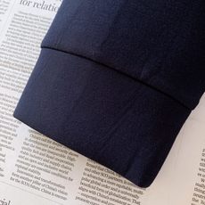 Moncler 蒙口 2026FW早秋新品 纯色太空棉连帽卫衣 高级永不过时的基础款,低调奢感拿捏。 高克重空气层面料, Moncler 蒙口 2026FW早秋新品 纯色太空棉连帽卫衣 高级永不过时的基础款,低调奢感拿捏。 高克重空气层面料,