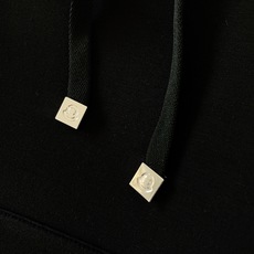 Moncler 蒙口 2026FW早秋新品 纯色太空棉连帽卫衣 高级永不过时的基础款,低调奢感拿捏。 高克重空气层面料, Moncler 蒙口 2026FW早秋新品 纯色太空棉连帽卫衣 高级永不过时的基础款,低调奢感拿捏。 高克重空气层面料,