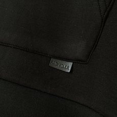 Moncler 蒙口 2026FW早秋新品 纯色太空棉连帽卫衣 高级永不过时的基础款,低调奢感拿捏。 高克重空气层面料, Moncler 蒙口 2026FW早秋新品 纯色太空棉连帽卫衣 高级永不过时的基础款,低调奢感拿捏。 高克重空气层面料,