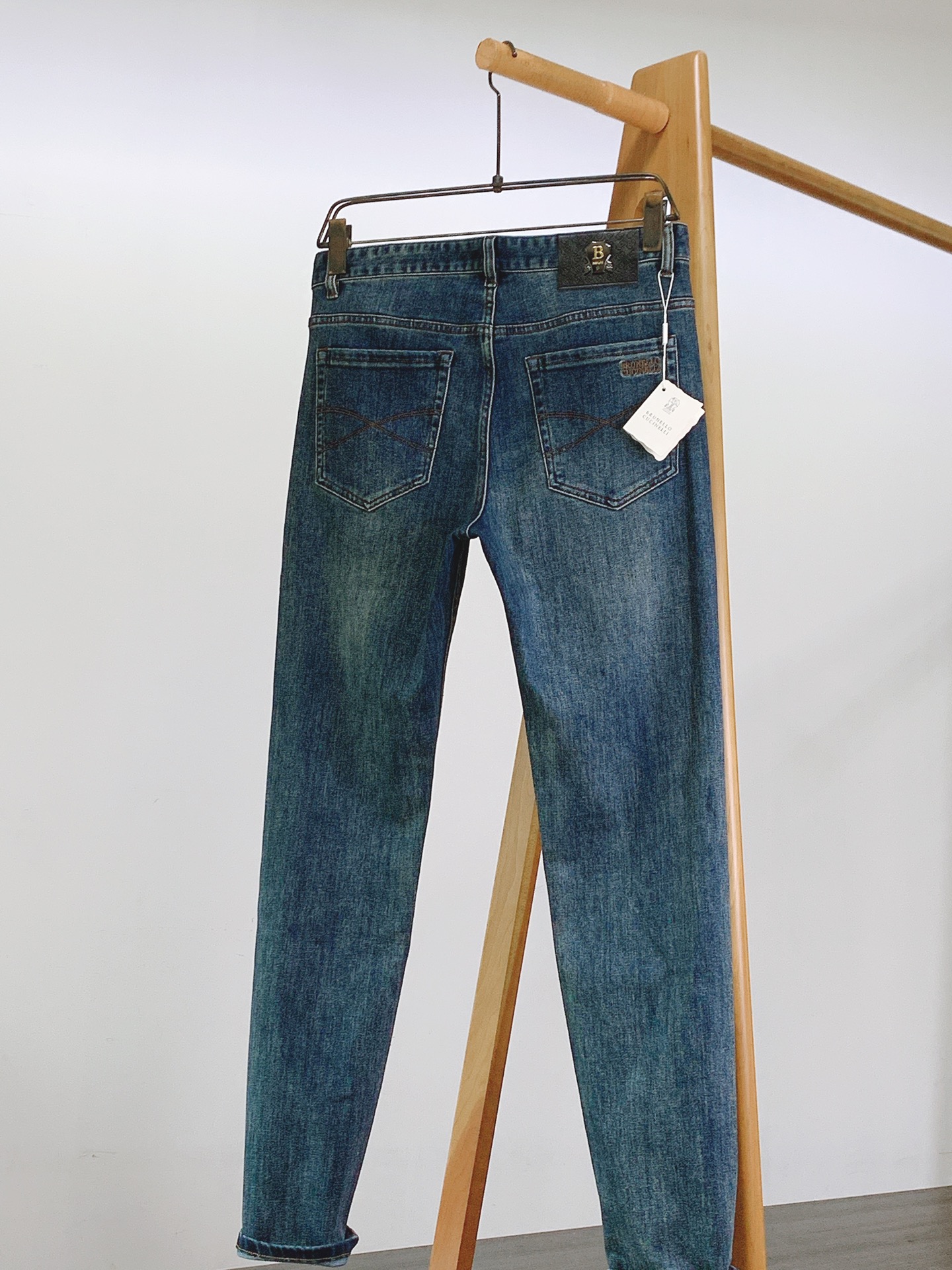 Brunello Cucinelli 布鲁奈罗.库奇内利 2026FW秋冬新品 BC轻奢水洗直筒牛仔裤,精选高品质重磅牛 Brunello Cucinelli 布鲁奈罗.库奇内利 2026FW秋冬新品 BC轻奢水洗直筒牛仔裤,精选高品质重磅牛