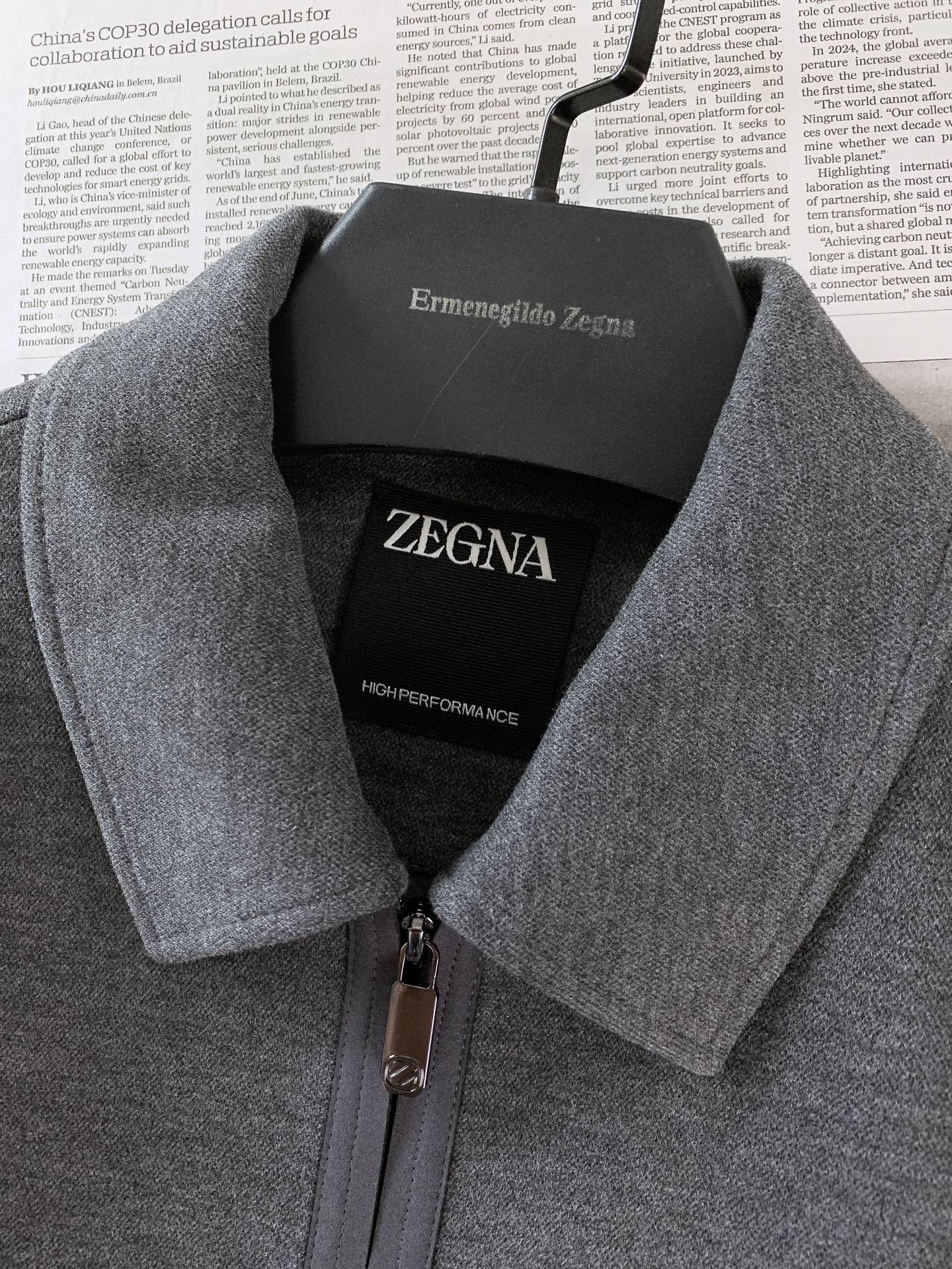 Ermenegildo Zegna 杰尼亚 2026FW早秋新品  翻领羊毛夹克外套🥼甄选高克重羊毛混纺高性能面料，触感