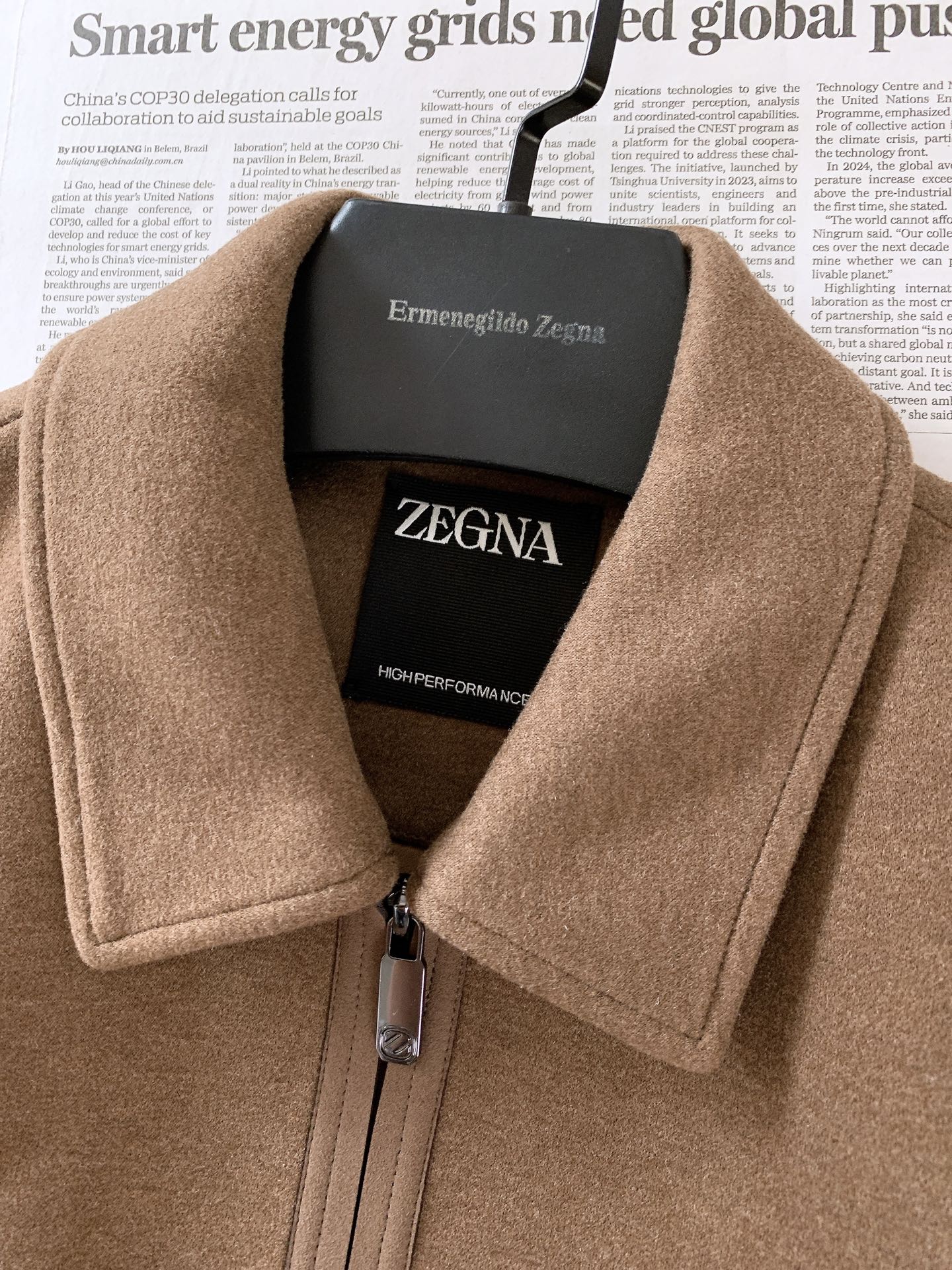 Ermenegildo Zegna 杰尼亚 2026FW早秋新品  翻领羊毛夹克外套🥼甄选高克重羊毛混纺高性能面料，触感