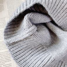 Burberry 巴宝莉 战马提花圆领毛衣🧥 甄选厚实重磅针织纱线,纱线细腻软糯,针织肌理清晰饱满,上手垂坠感十足。面料 Burberry 巴宝莉 战马提花圆领毛衣🧥 甄选厚实重磅针织纱线,纱线细腻软糯,针织肌理清晰饱满,上手垂坠感十足。面料