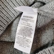 Burberry 巴宝莉 战马提花圆领毛衣🧥 甄选厚实重磅针织纱线,纱线细腻软糯,针织肌理清晰饱满,上手垂坠感十足。面料 Burberry 巴宝莉 战马提花圆领毛衣🧥 甄选厚实重磅针织纱线,纱线细腻软糯,针织肌理清晰饱满,上手垂坠感十足。面料