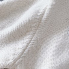 Burberry 巴宝莉 战马提花圆领毛衣🧥 甄选厚实重磅针织纱线,纱线细腻软糯,针织肌理清晰饱满,上手垂坠感十足。面料 Burberry 巴宝莉 战马提花圆领毛衣🧥 甄选厚实重磅针织纱线,纱线细腻软糯,针织肌理清晰饱满,上手垂坠感十足。面料