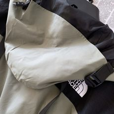 The North Face®北面 1990冲锋衣🥼 采用GORE‑TEX专业户外面料,具备硬核防水、防风、透气性能,面 The North Face®北面 1990冲锋衣🥼 采用GORE‑TEX专业户外面料,具备硬核防水、防风、透气性能,面