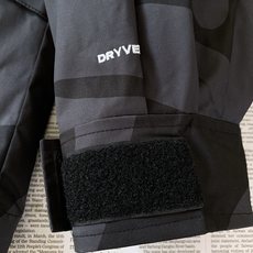 The North Face®北面 ✖️ Kaws联名冲锋衣🥼 采用品牌Dryvent功能性户外面料,高密度织物,具备防 The North Face®北面 ✖️ Kaws联名冲锋衣🥼 采用品牌Dryvent功能性户外面料,高密度织物,具备防
