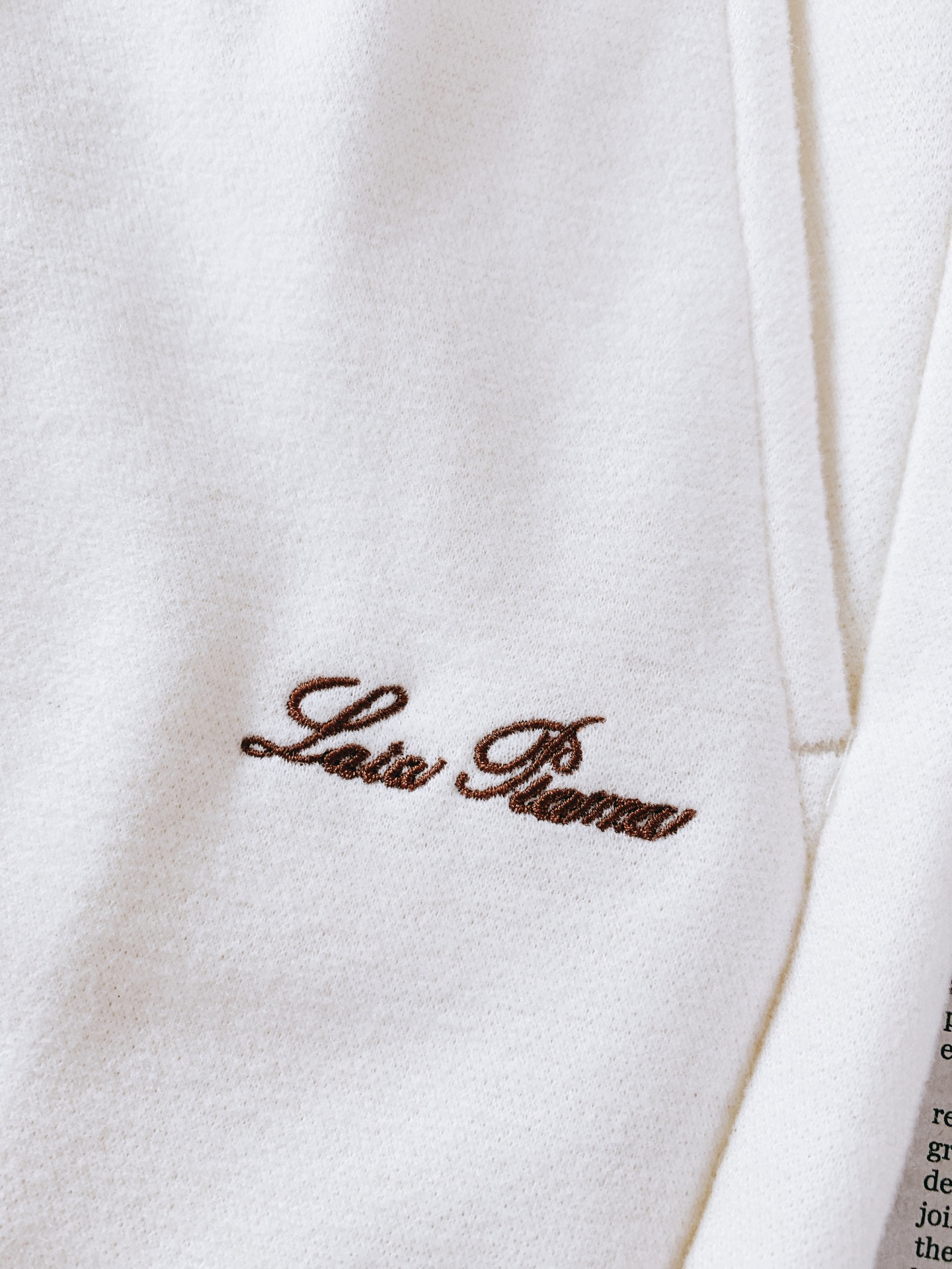 LoroPiana L.P FW早秋新品  Loro Piana高端休闲直筒裤，意式轻奢的代表之作！采用软糯高级的混纺针