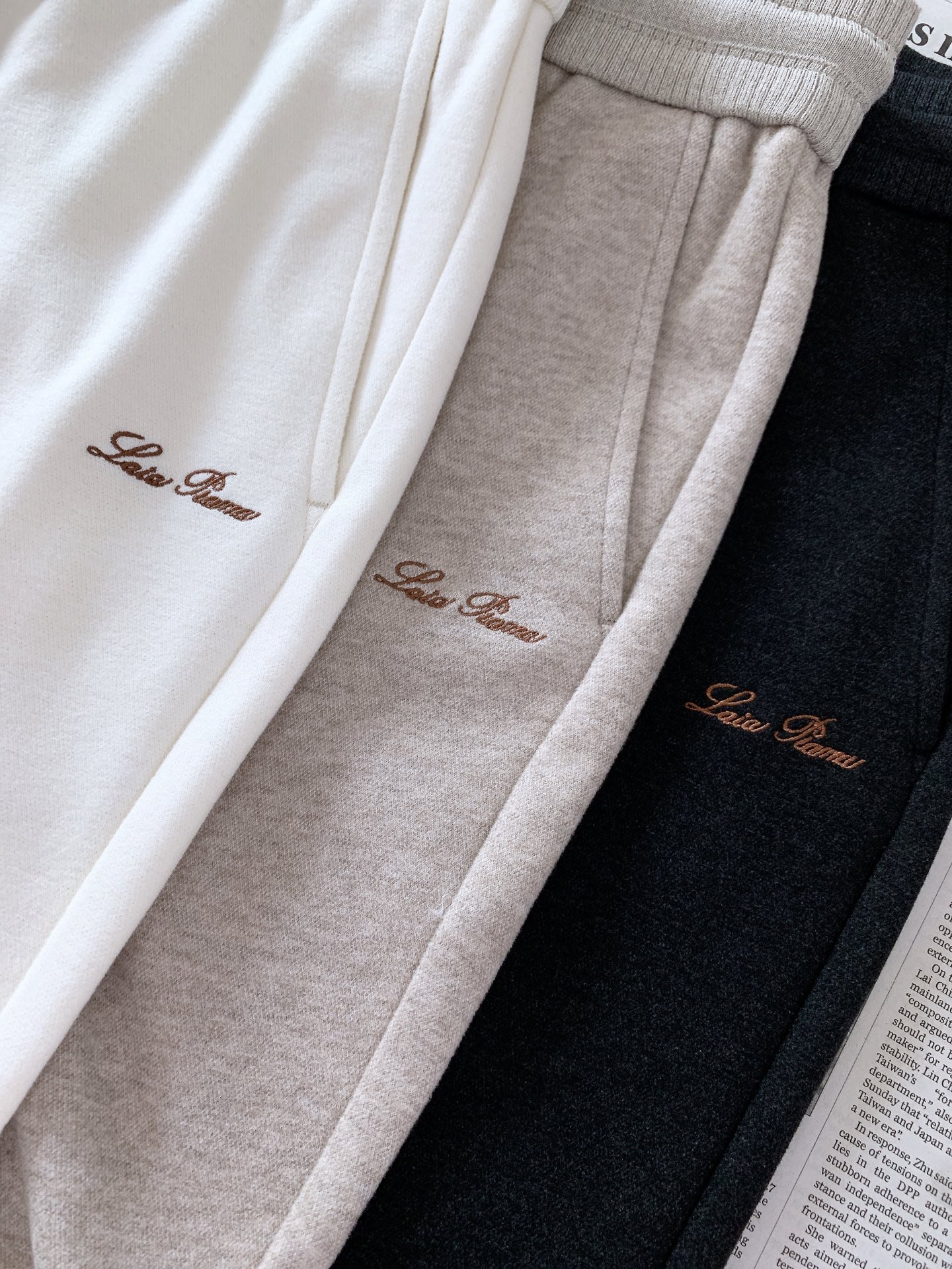 LoroPiana L.P FW早秋新品  Loro Piana高端休闲直筒裤，意式轻奢的代表之作！采用软糯高级的混纺针