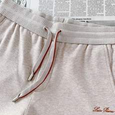 LoroPiana L.P FW早秋新品 Loro Piana高端休闲直筒裤,意式轻奢的代表之作!采用软糯高级的混纺针 LoroPiana L.P FW早秋新品 Loro Piana高端休闲直筒裤,意式轻奢的代表之作!采用软糯高级的混纺针