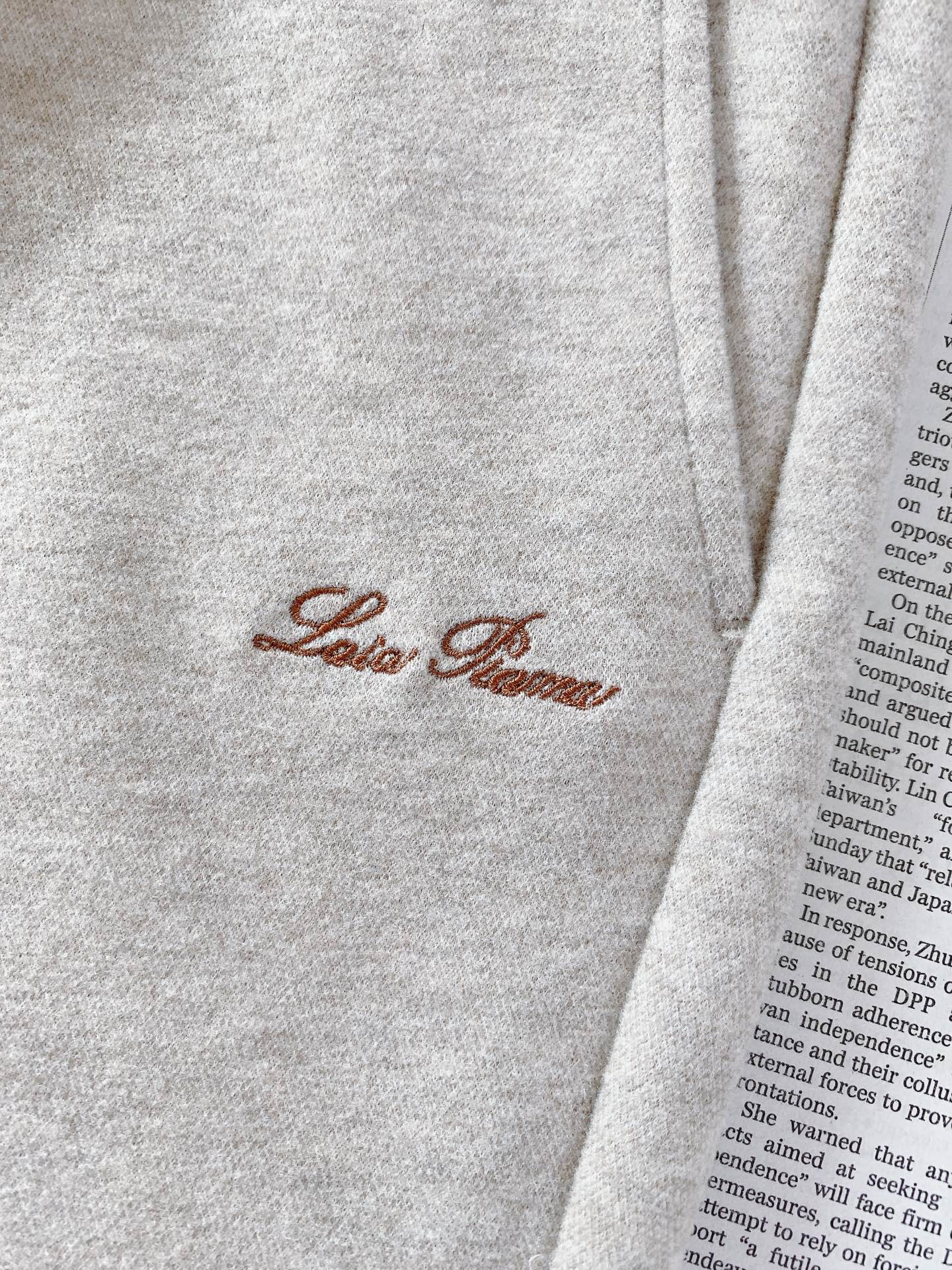 LoroPiana L.P FW早秋新品 Loro Piana高端休闲直筒裤,意式轻奢的代表之作!采用软糯高级的混纺针 LoroPiana L.P FW早秋新品 Loro Piana高端休闲直筒裤,意式轻奢的代表之作!采用软糯高级的混纺针