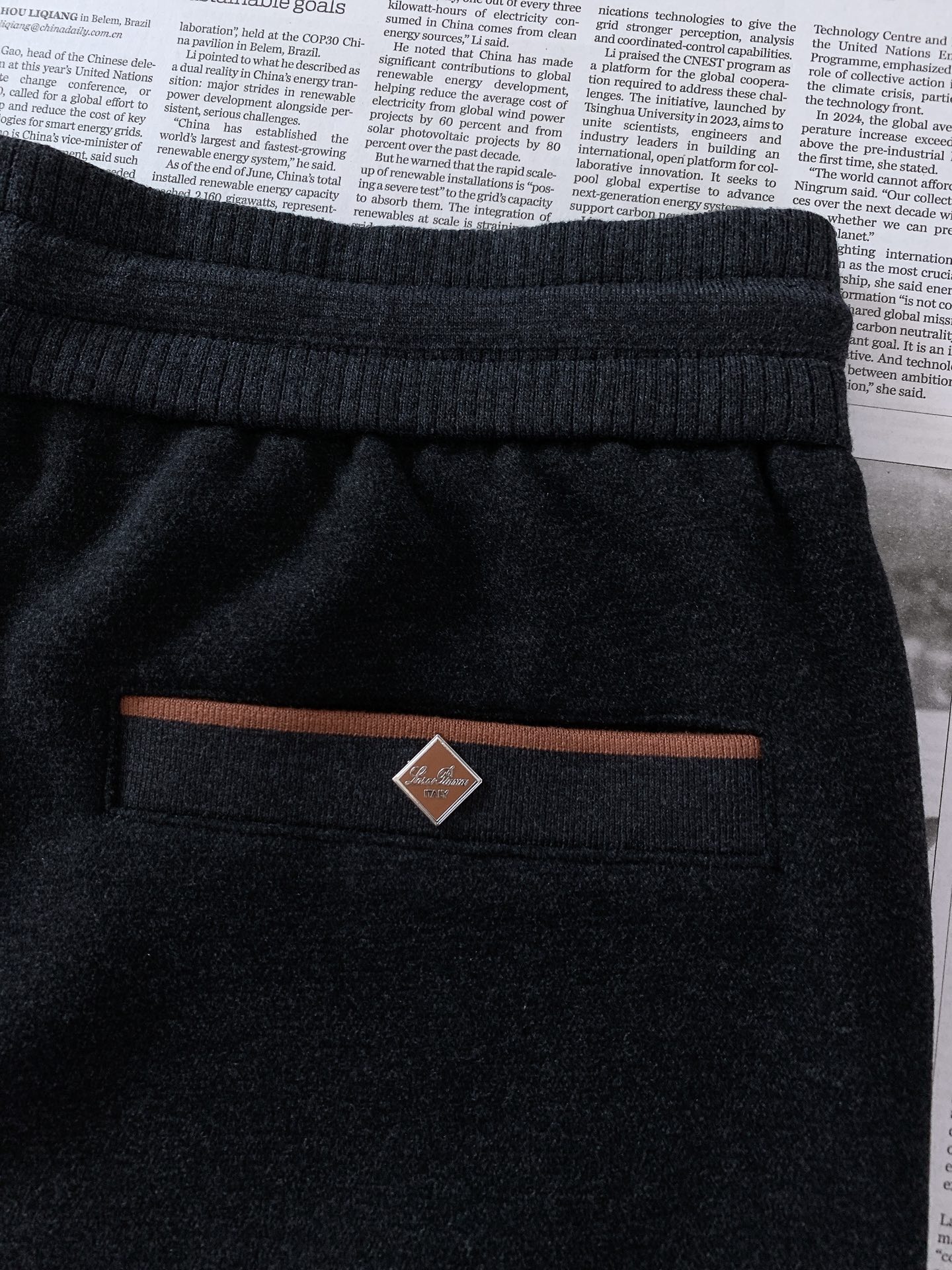 LoroPiana L.P FW早秋新品  Loro Piana高端休闲直筒裤，意式轻奢的代表之作！采用软糯高级的混纺针