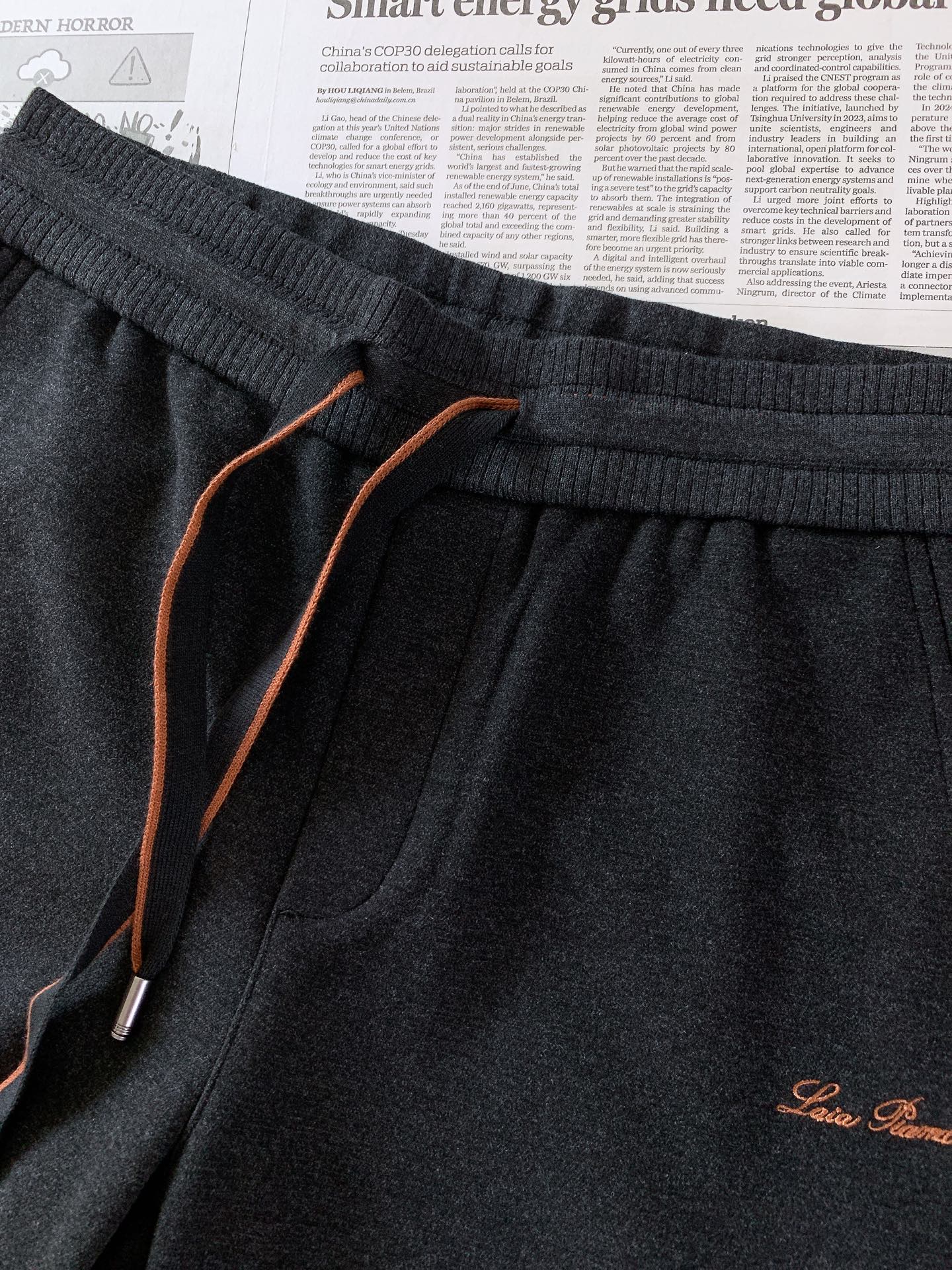 LoroPiana L.P FW早秋新品  Loro Piana高端休闲直筒裤，意式轻奢的代表之作！采用软糯高级的混纺针