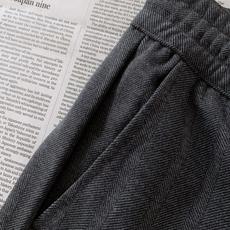 LoroPiana L.P FW早秋新品 人字纹休闲裤👖意式轻奢的松弛感直接拉满。高质感混纺羊毛打造经典人字纹肌理,面 LoroPiana L.P FW早秋新品 人字纹休闲裤👖意式轻奢的松弛感直接拉满。高质感混纺羊毛打造经典人字纹肌理,面
