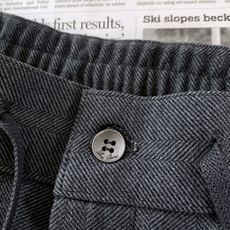 LoroPiana L.P FW早秋新品 人字纹休闲裤👖意式轻奢的松弛感直接拉满。高质感混纺羊毛打造经典人字纹肌理,面 LoroPiana L.P FW早秋新品 人字纹休闲裤👖意式轻奢的松弛感直接拉满。高质感混纺羊毛打造经典人字纹肌理,面