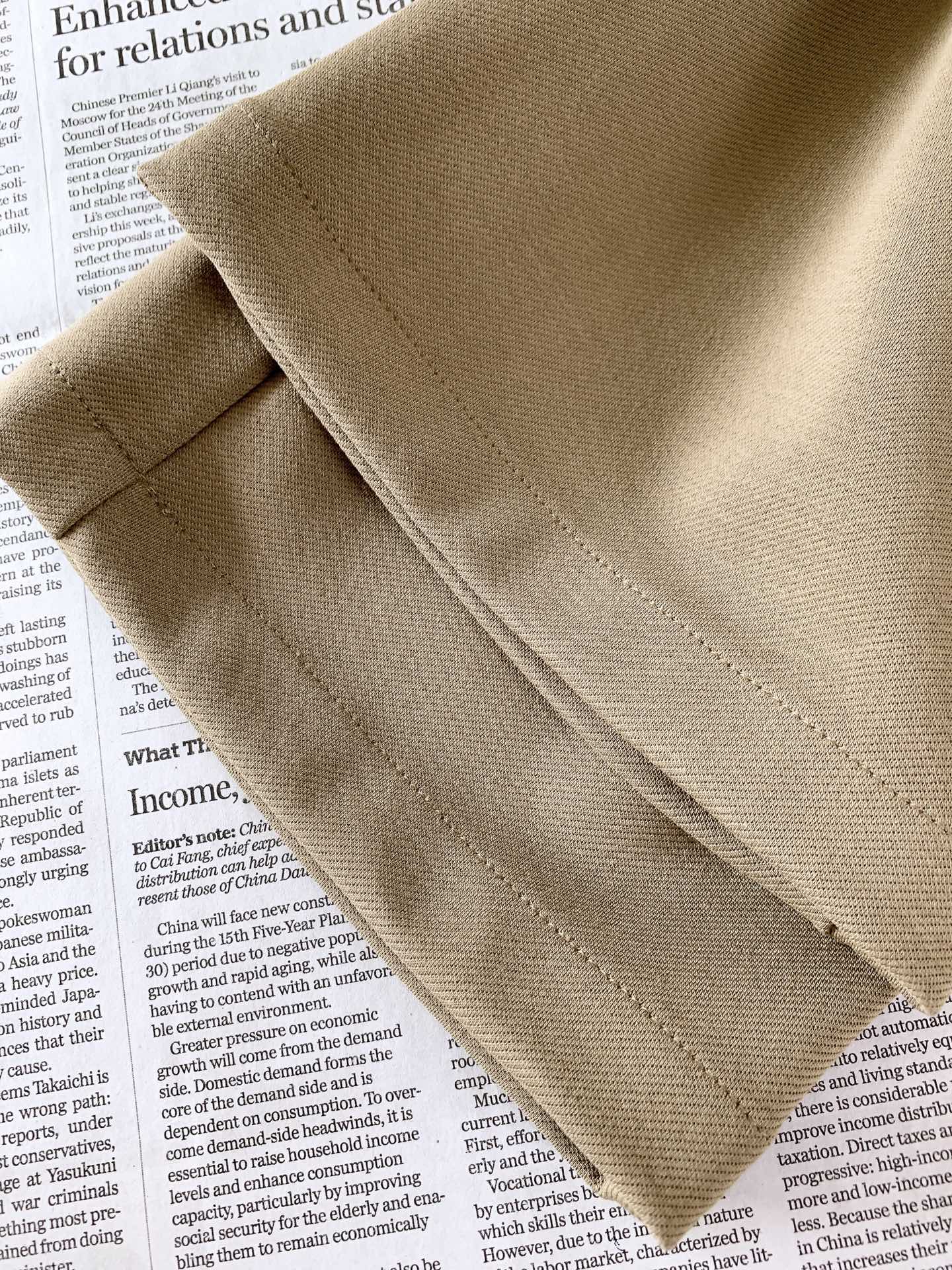 Burberry 巴宝莉 2026FW早秋新品 直筒休闲卫裤👖高克重针织面料上身软糯垂顺，兼顾舒适度与版型质感，久穿不易