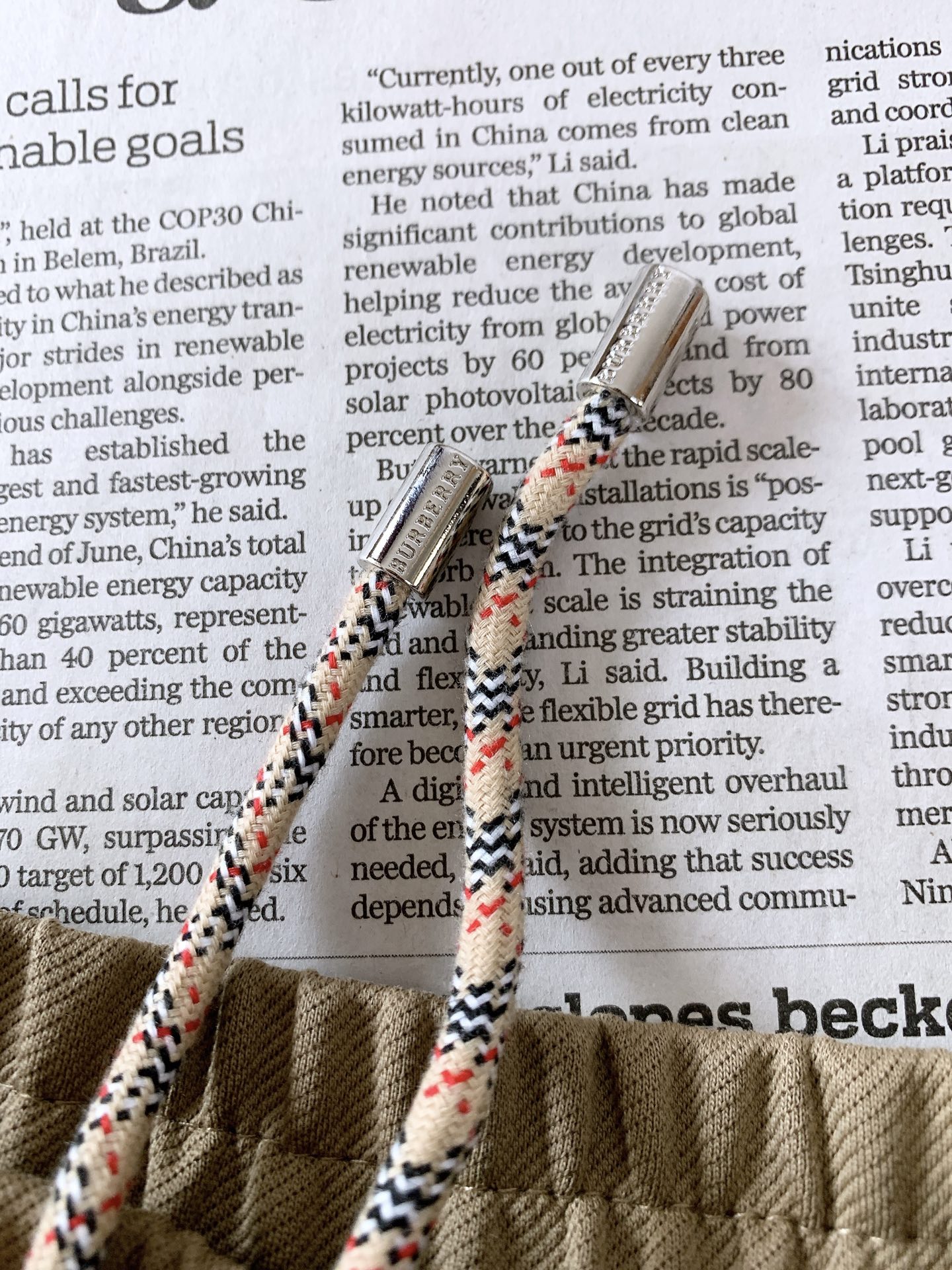 Burberry 巴宝莉 2026FW早秋新品 直筒休闲卫裤👖高克重针织面料上身软糯垂顺，兼顾舒适度与版型质感，久穿不易