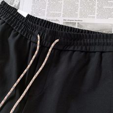 Burberry 巴宝莉 2026FW早秋新品 直筒休闲卫裤👖高克重针织面料上身软糯垂顺,兼顾舒适度与版型质感,久穿不易 Burberry 巴宝莉 2026FW早秋新品 直筒休闲卫裤👖高克重针织面料上身软糯垂顺,兼顾舒适度与版型质感,久穿不易