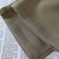 LouisVuitton 路易威登 2026FW早秋新品 轻奢直筒休闲卫裤👖高克重针织面料软糯垂顺,上身松弛不压身。松紧 LouisVuitton 路易威登 2026FW早秋新品 轻奢直筒休闲卫裤👖高克重针织面料软糯垂顺,上身松弛不压身。松紧