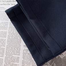 LouisVuitton 路易威登 2026FW早秋新品 轻奢直筒休闲卫裤👖高克重针织面料软糯垂顺,上身松弛不压身。松紧 LouisVuitton 路易威登 2026FW早秋新品 轻奢直筒休闲卫裤👖高克重针织面料软糯垂顺,上身松弛不压身。松紧
